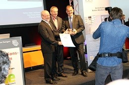 Innenminister Reinhold Gall mit den Erstplatzierten des Sicherheitspreises 2015 Innenminister Reinhold Gall mit den Erstplatzierten des Sicherheitspreises 2015
