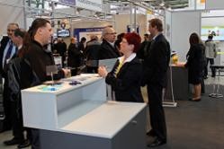 Fachberatung am Messestand von LfV und Sicherheitsforum